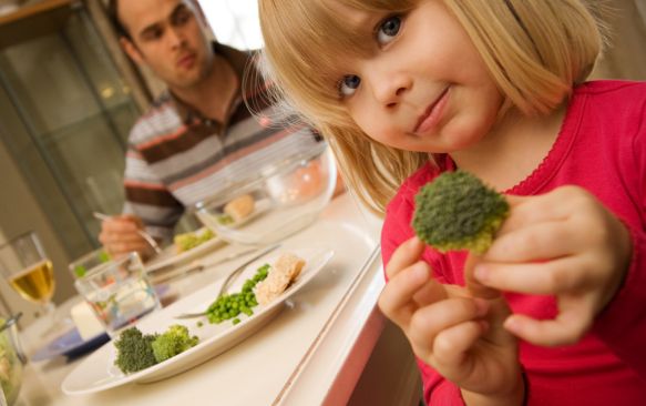 Overcoming Picky Eating and Promoting a Diverse Diet: Essential Health Tips for Kids and Adults