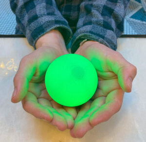 vida-ball-sqr-held